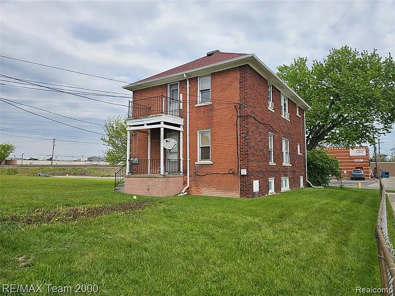 7005 Orchard Ave — Photo 4