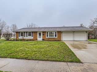 1301 Radcliffe Ln, Schaumburg, IL 60193