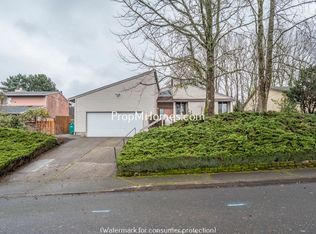 8876 SE Owen Dr, Happy Valley, OR 97086