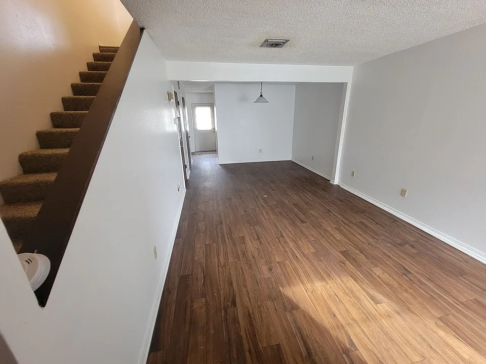 201 High Meadows Blvd #208
