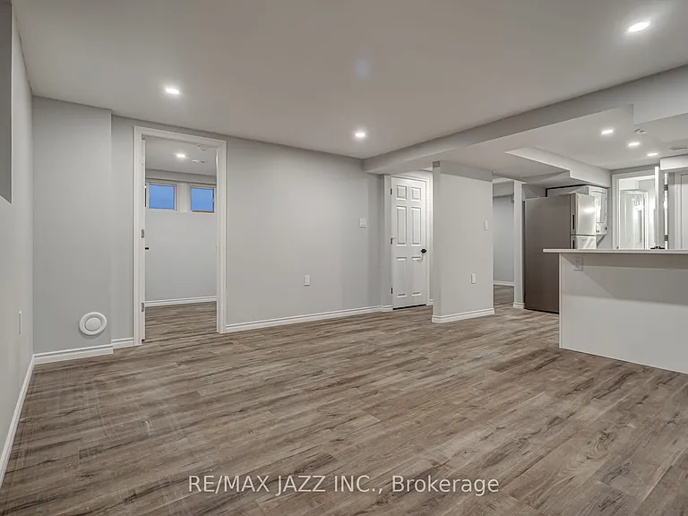 1189 Cartier Blvd #A — Photo 17