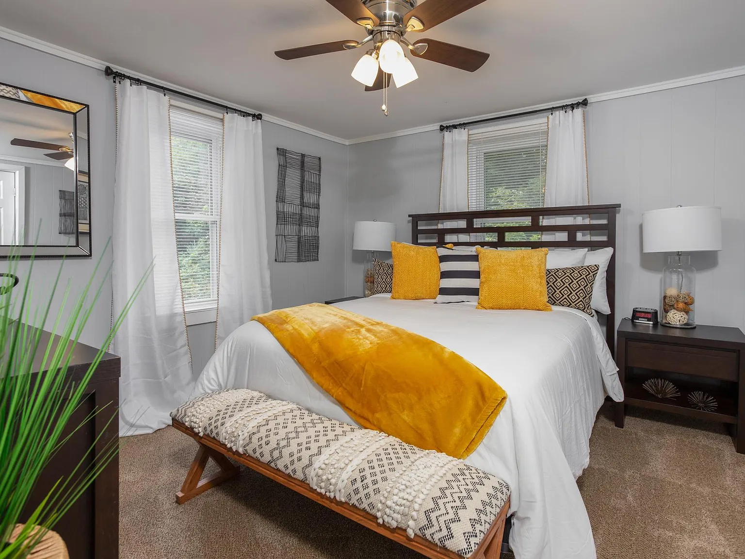 723 W McKinley St — Photo 3