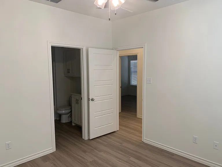 5519 Kemper St — Photo 10