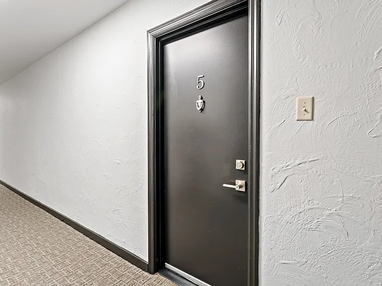 315 N Washington St #5 — Photo 3