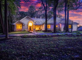 5 Eagle Pointe Dr, Barrington, IL 60010