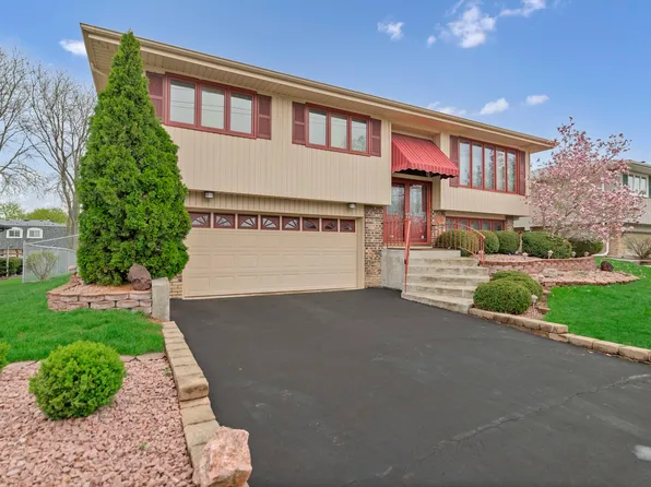 8532 W 107th St, Palos Hills, IL 60465