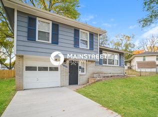 9302 Fairwood Dr, Kansas City, MO 64138