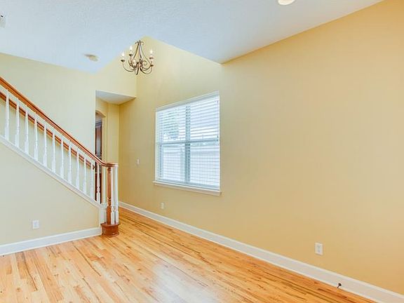4th image of 2628 Coolidge Ave