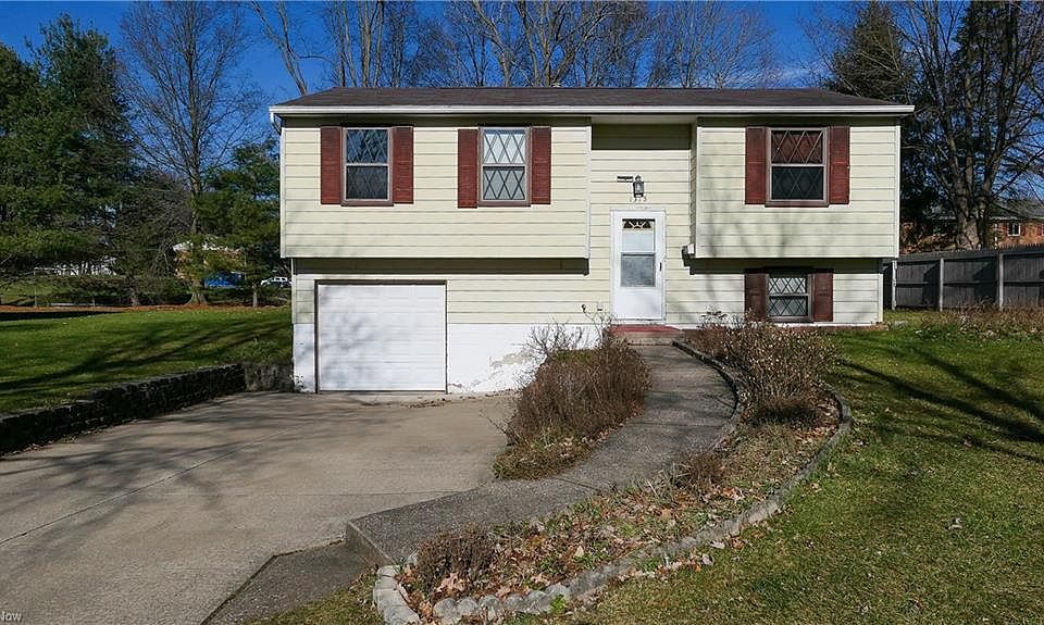 1st image of 1315 Carol Dr