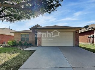 1051 Wood Stream Dr, Grand Prairie, TX 75052
