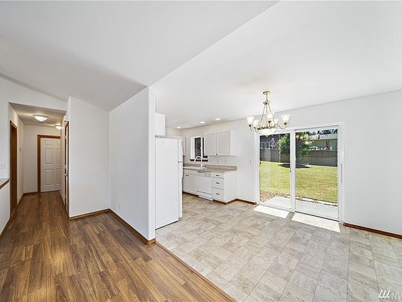 5th image of 426 Harold Pl