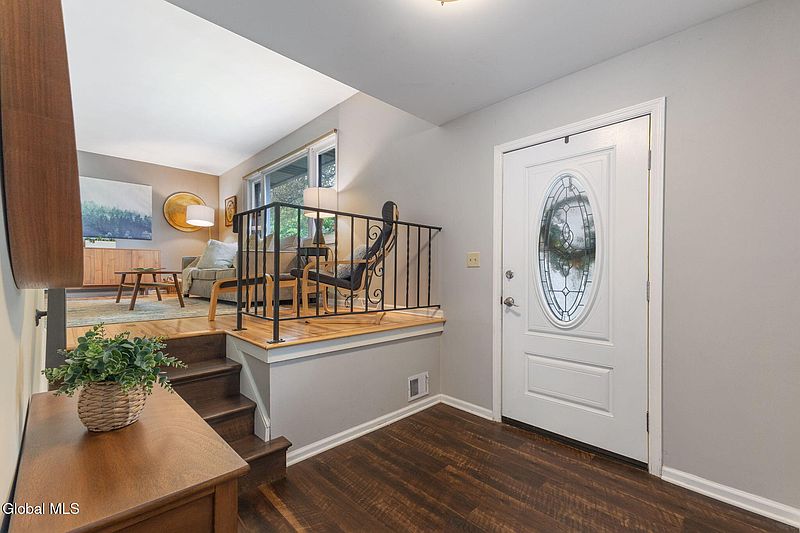 3rd image of 15 Longmeadow Drive