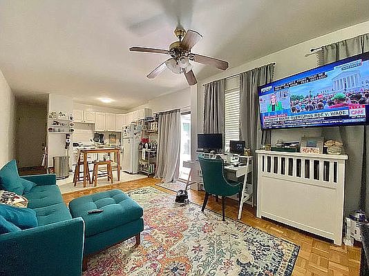 2nd image of 125 W 81st St #1