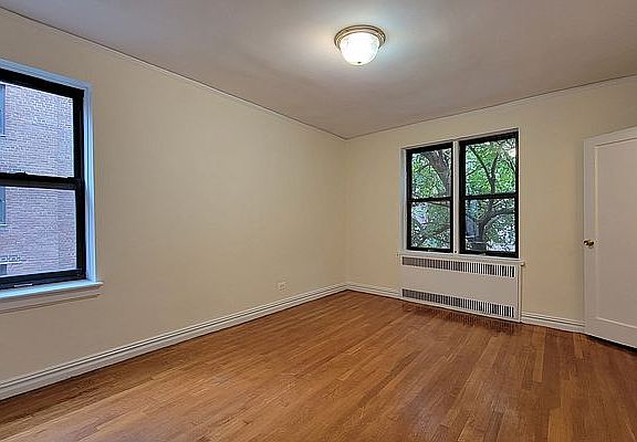 4th image of 10 Overlook Ter APT 2B