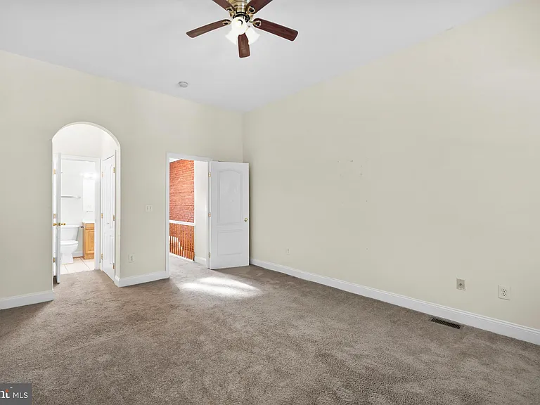 514 N Milton Ave — Photo 18