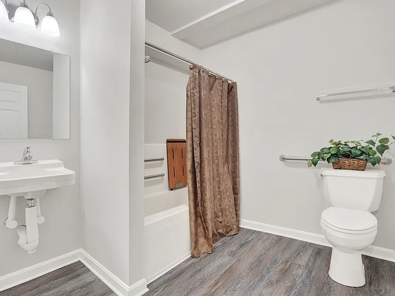 Cortland Apts. — Photo 13