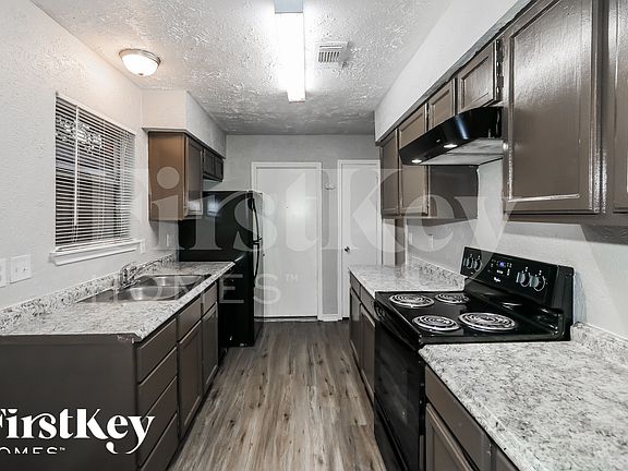 5th image of 1819 Oakwell Ln