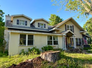 108 S Union St, Douglas, MI 49406