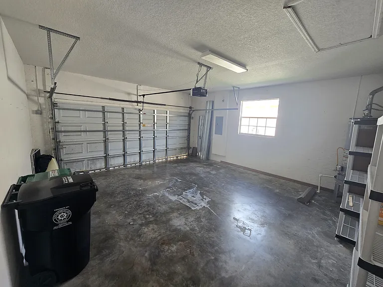 204 SW Coconut Key Way — Photo 25