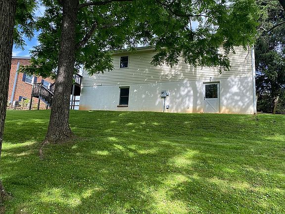 2nd image of 72 Loch Dr