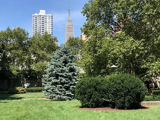 Rented by JSG Realty Corp | media 10