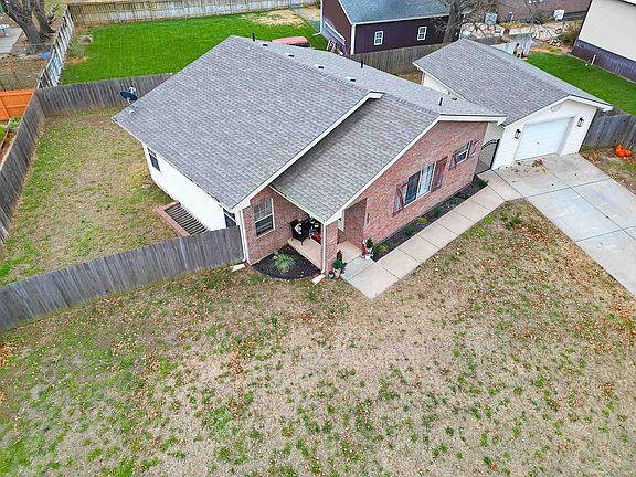2nd image of 503 E Main St
