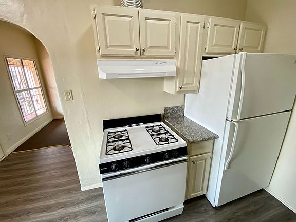 5th image of 1273 S Woods Ave #4