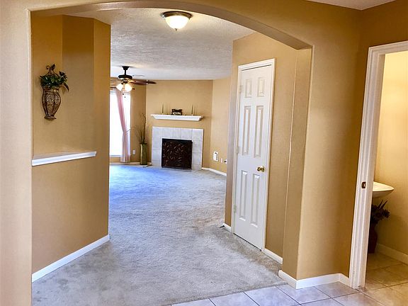 Arched Entry & 1/2 Bath