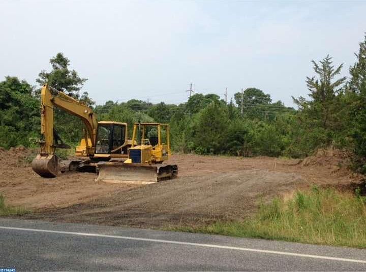 2nd image of 389 Kings Hwy