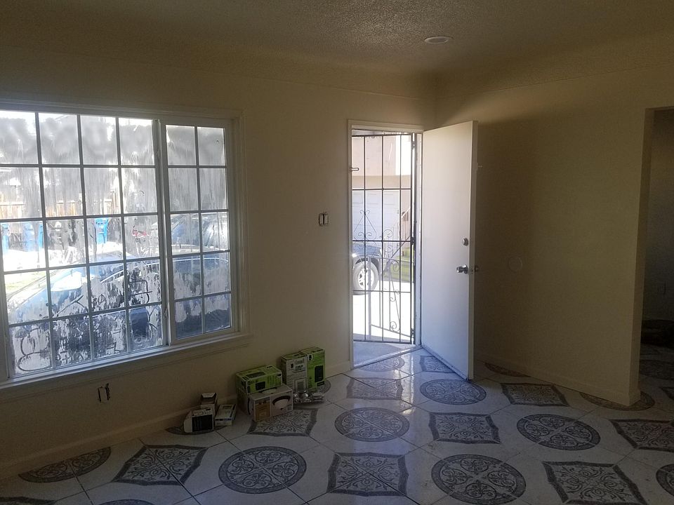 Building Photo 3