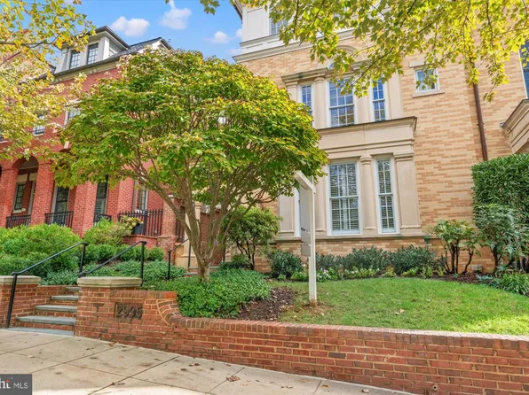 2995 38th St NW, Washington, DC 20016