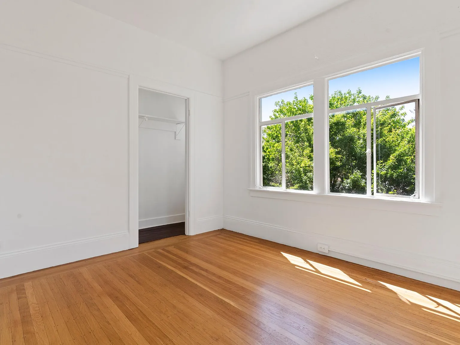 2 bed, 700 sqft, $3,300 — Photo 4