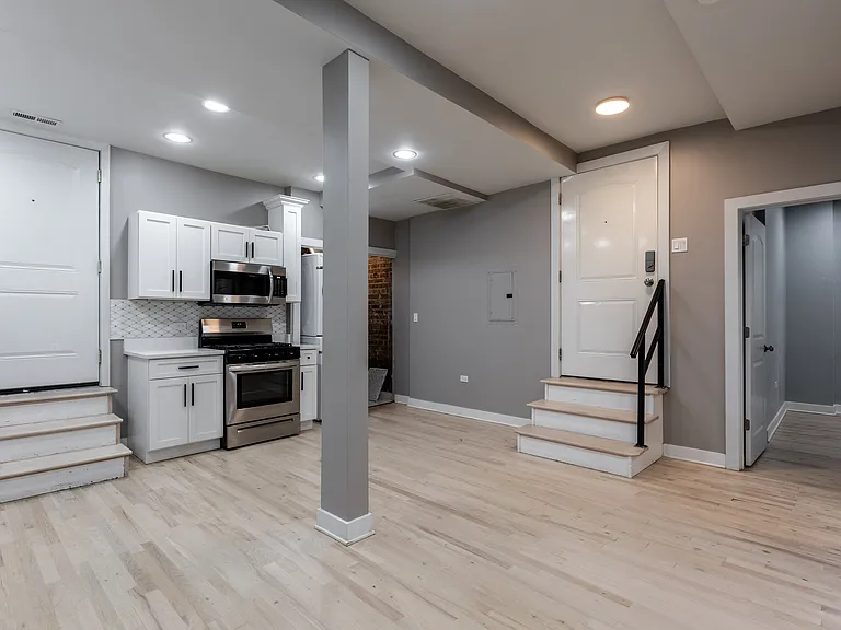 1430 N Maplewood Ave #102 — Photo 7