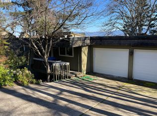 2023 Stone Crest Dr, Eugene, OR 97401