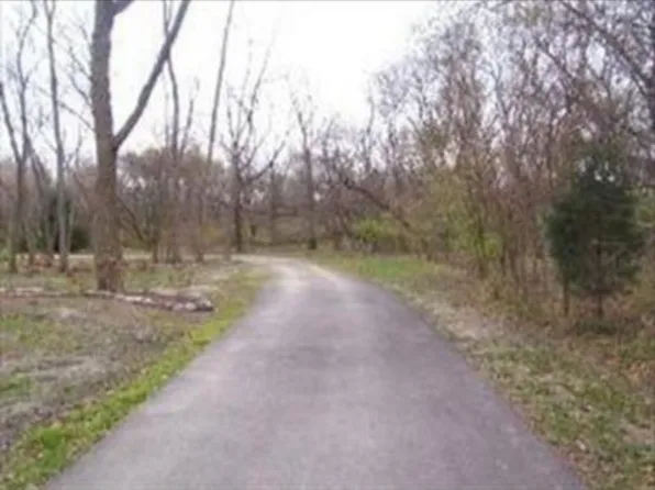 7001 Foxfire Dr, Crystal Lake, IL 60012