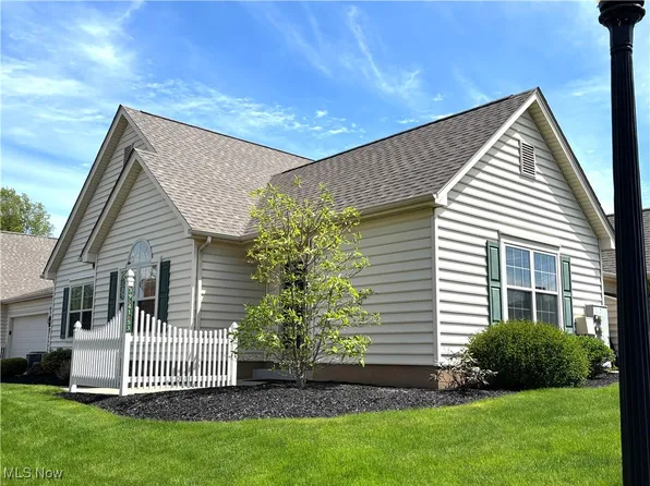 39 Village Ct, Columbiana, OH 44408