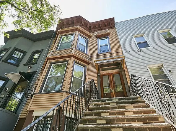 81 Moffat St, Brooklyn, NY 11207