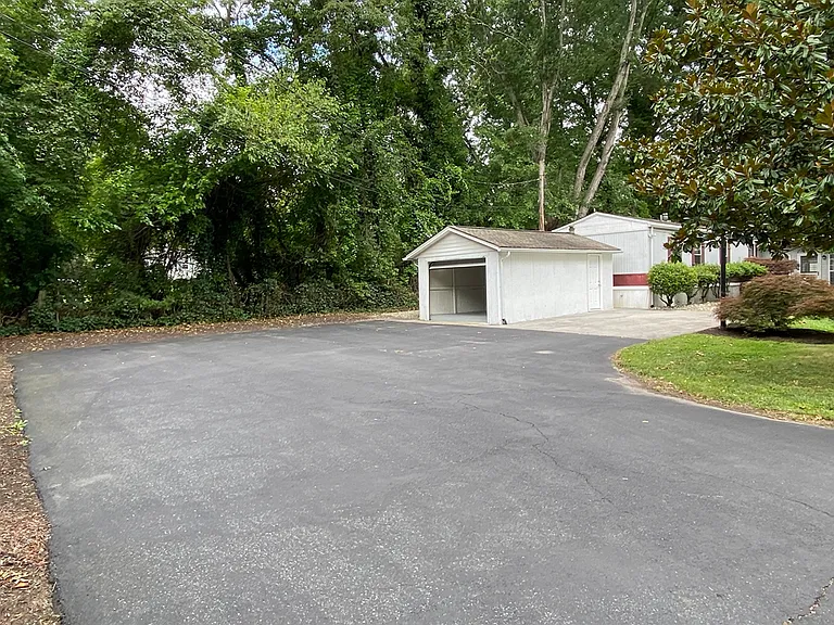 Plenty of Parking on Private Driveway