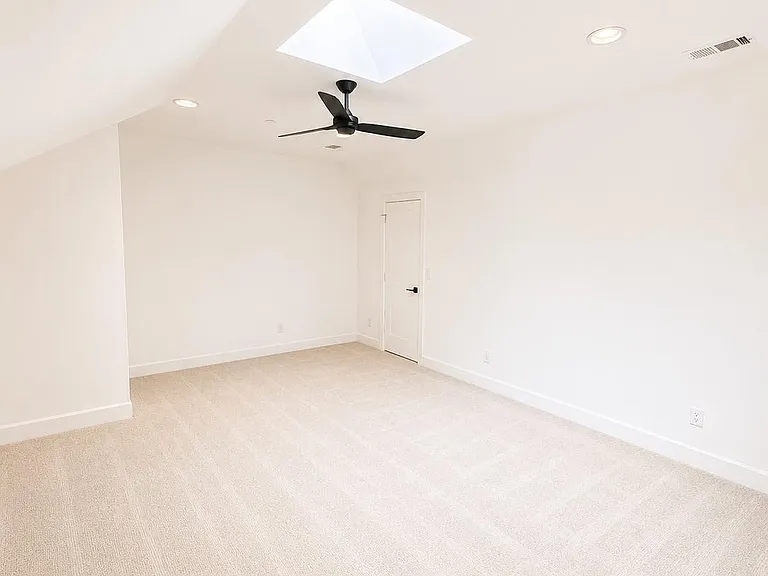3529 Asbury St — Photo 38