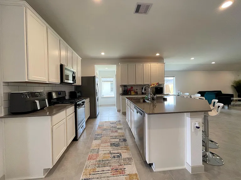 3902 Itzle Island Ct — Photo 16