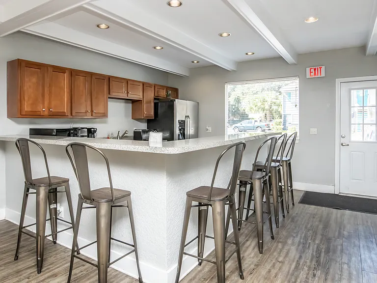 Lakewood Oaks Apartments — Photo 21