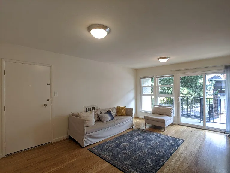 Vanguard Apartments — Photo 27