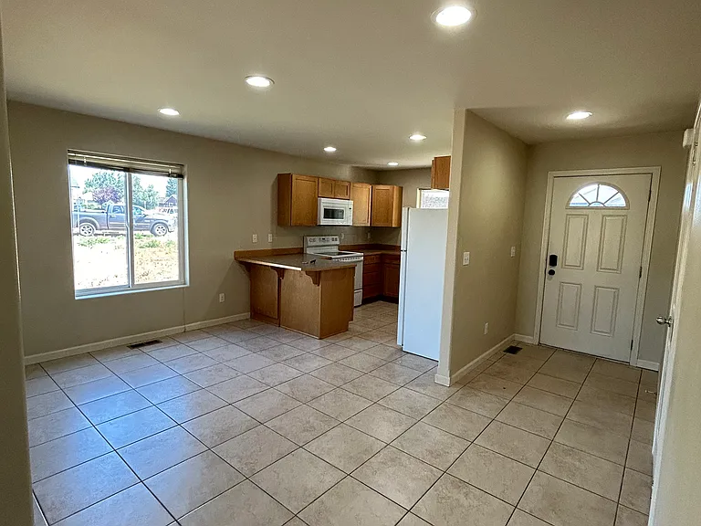 2305 N Water St — Photo 2