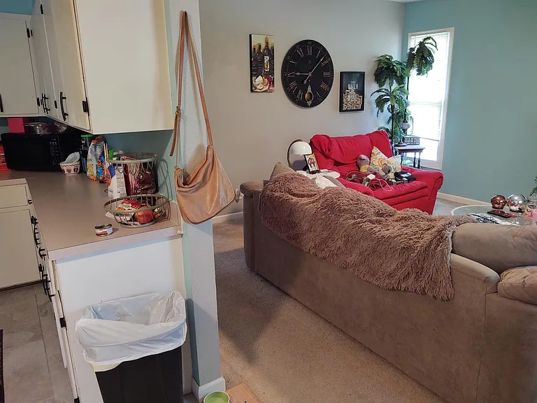 635 W 25th St #6 — Photo 2