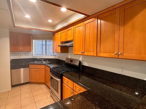Kitchen (no refrigerator)