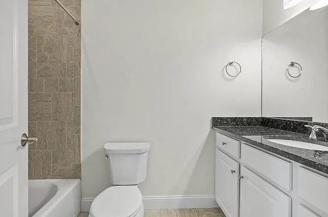 282 Maverick St #3 — Photo 16