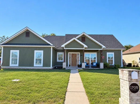 1705 Potter St, Conway, AR 72032