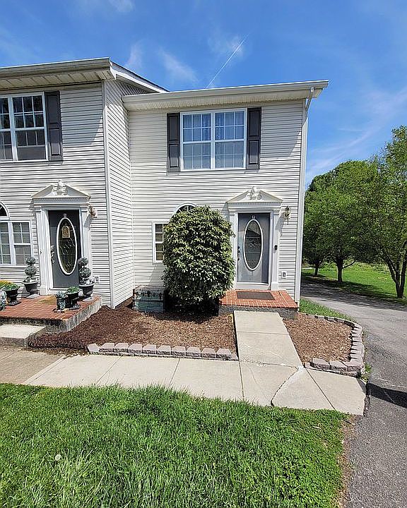 1st image of 201 Hunter Hills Cir