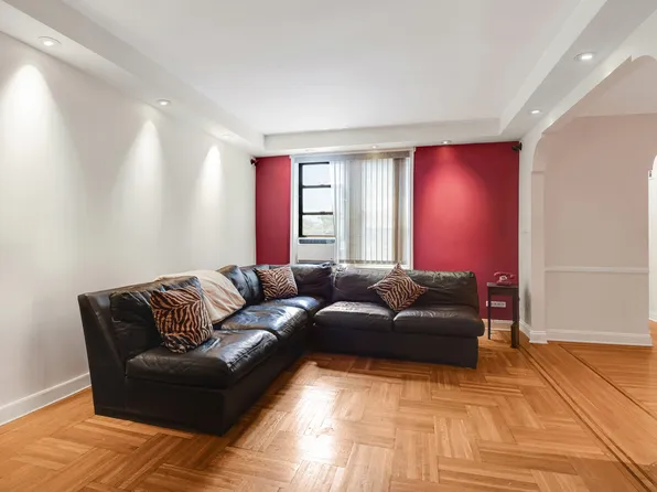 657 East 26th Street image 1 of 13
