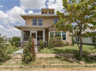 120 W Park St, Frost, TX 76641